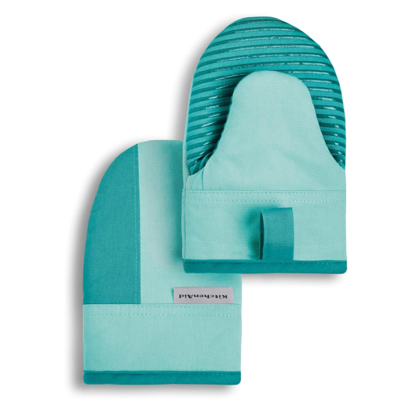 Prime members: KitchenAid Beacon non-slip mini oven mitt set for less than $10
